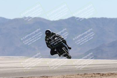 media/Oct-13-2025-Moto Forza (Mon) [[a66d839500]]/3-B Group/Session 4 (Turn 9)/